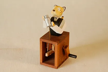 BARTENDER